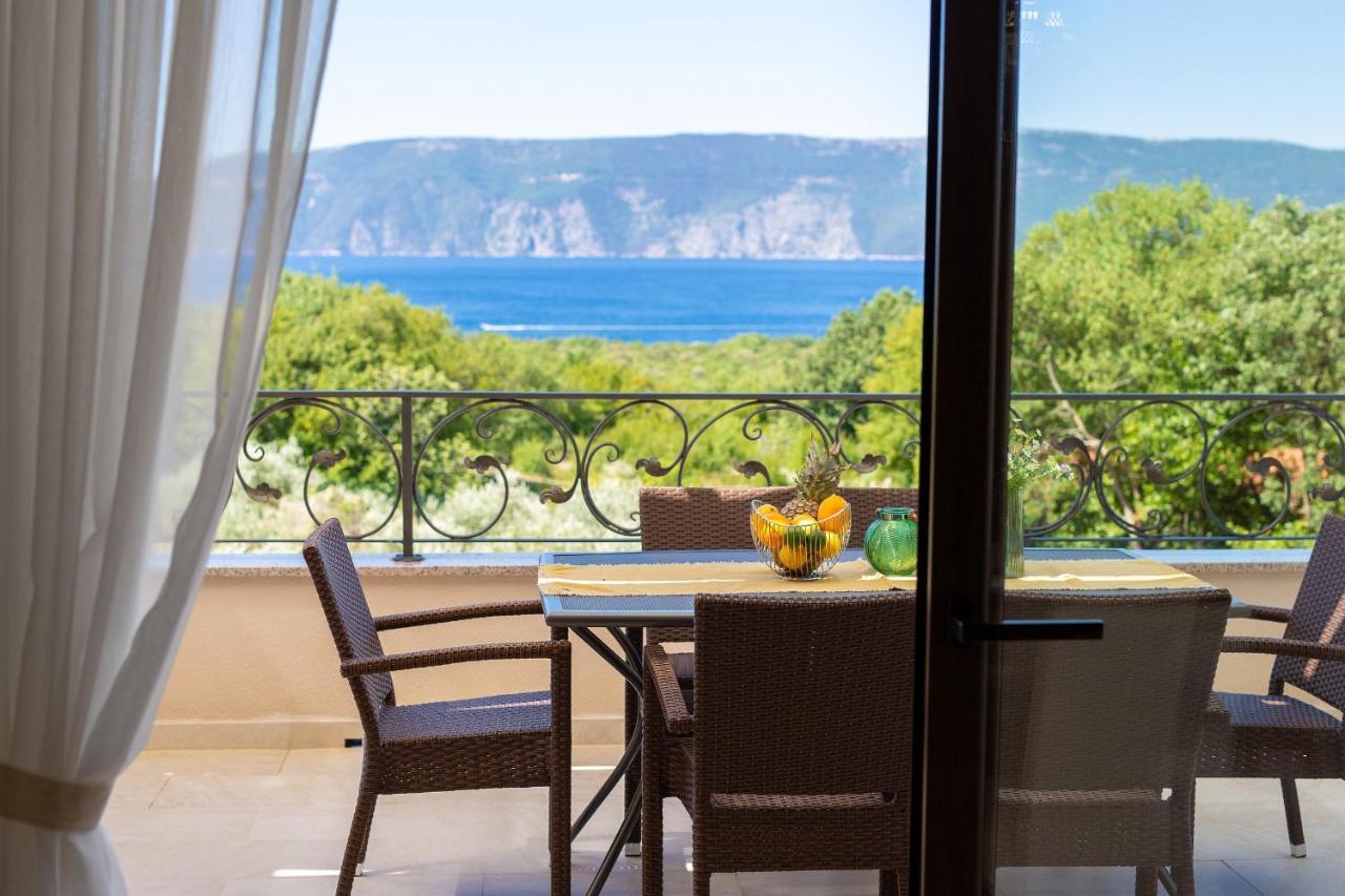 Luxury Apartments Villa Stina Пінезіци Екстер'єр фото